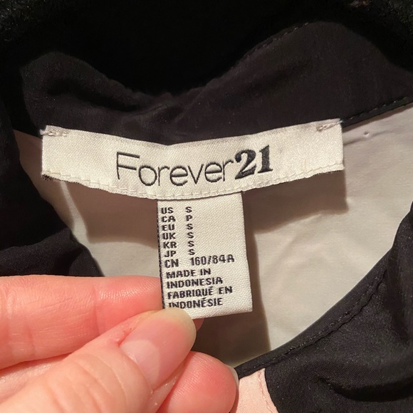 Women’s top - Picture 3 of 4